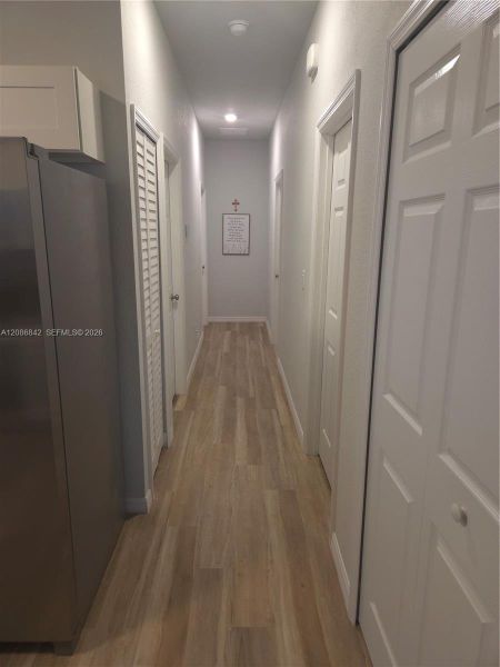 Spacious, unfurnished interior of a new home in , Sebring (Image 25).