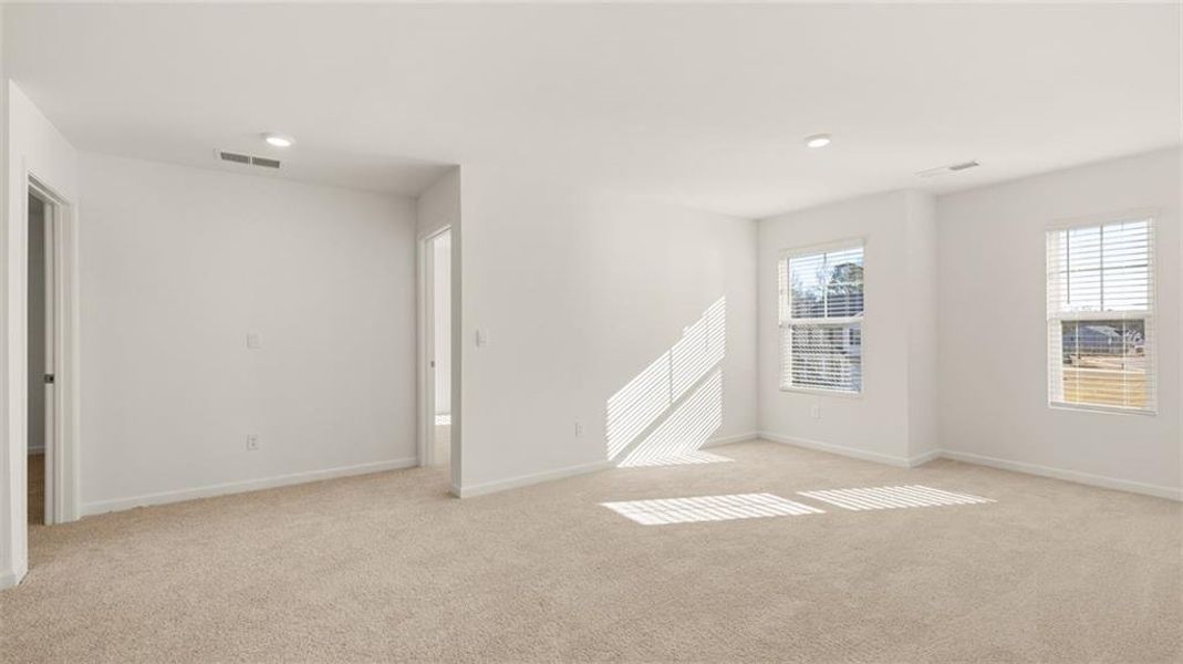 Spacious, unfurnished interior of a new home in Bridle Creek, Locust Grove (Image 41).