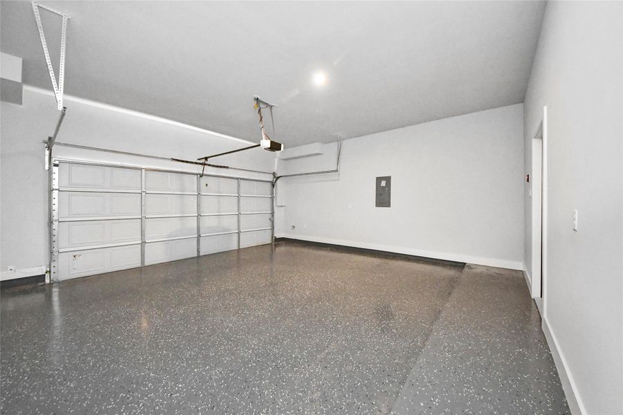 Spacious, unfurnished interior of a new home in , Houston (Image 30).