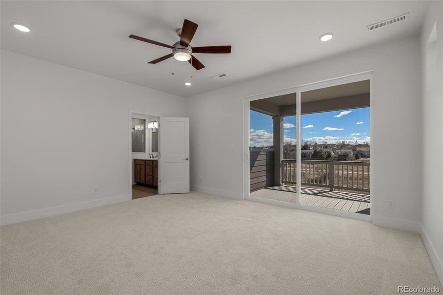 Spacious, unfurnished interior of a new home in Trailside at Cottonwood Creek, Colorado Springs (Image 22).