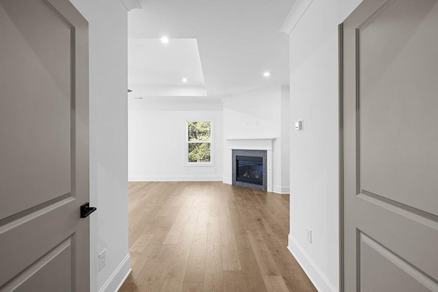 Spacious, unfurnished interior of a new home in Livingstone Park, Kennesaw (Image 27).