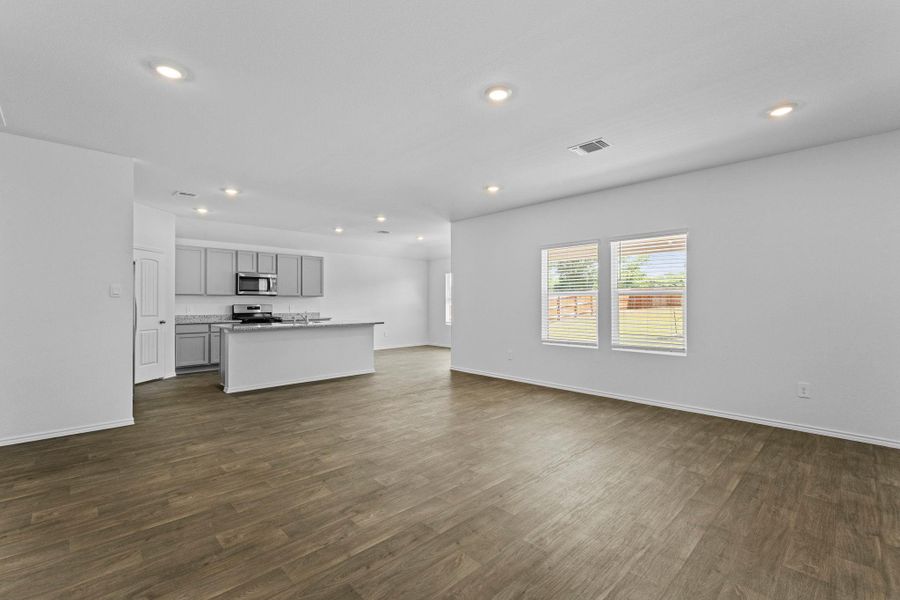 Spacious, unfurnished interior of a new home in Watermill, Uhland (Image 19). Spacious, unfurnished interior of a new home in Watermill, Uhland (Image 19).