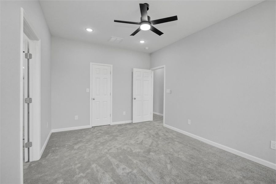 Spacious, unfurnished interior of a new home in , Freeport (Image 26).