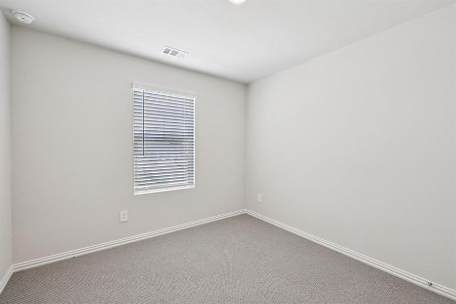 Spacious, unfurnished interior of a new home in Westmoor, Sherman (Image 24).