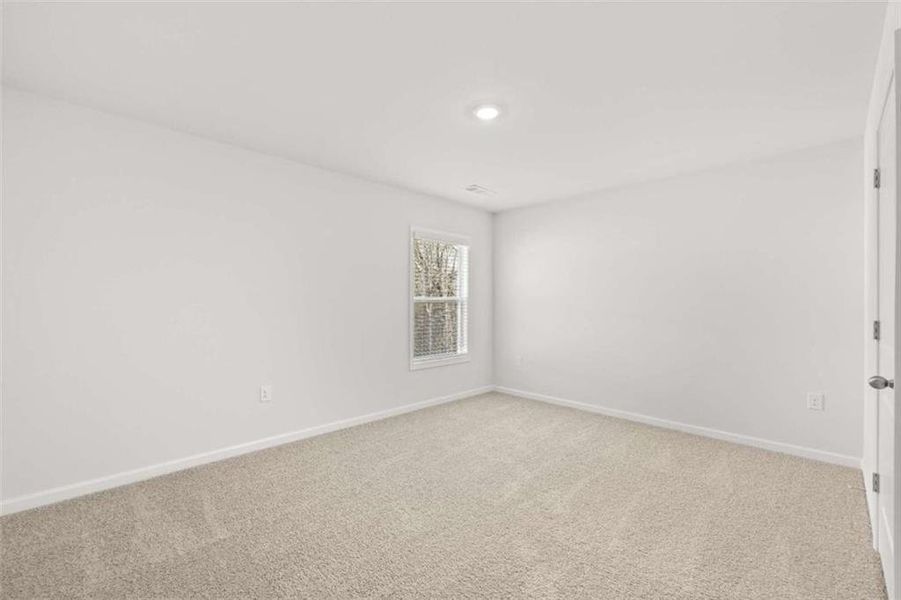 Spacious, unfurnished interior of a new home in Holland Estates, Powder Springs (Image 23).