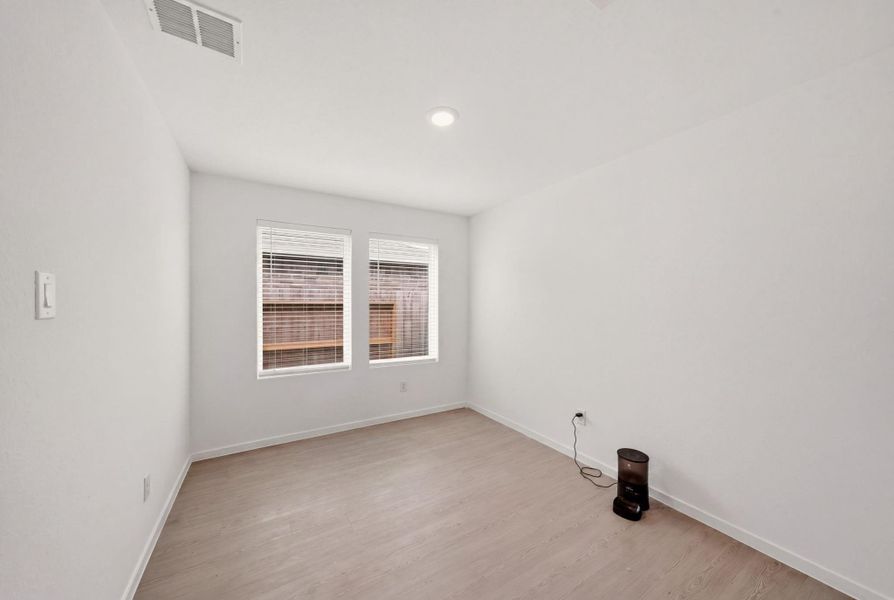 Spacious, unfurnished interior of a new home in , Hockley (Image 20).