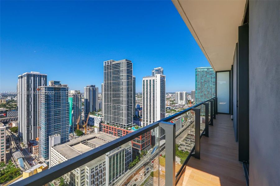 Condo located in Miami, FL showcasing its design and architecture (Image 41).