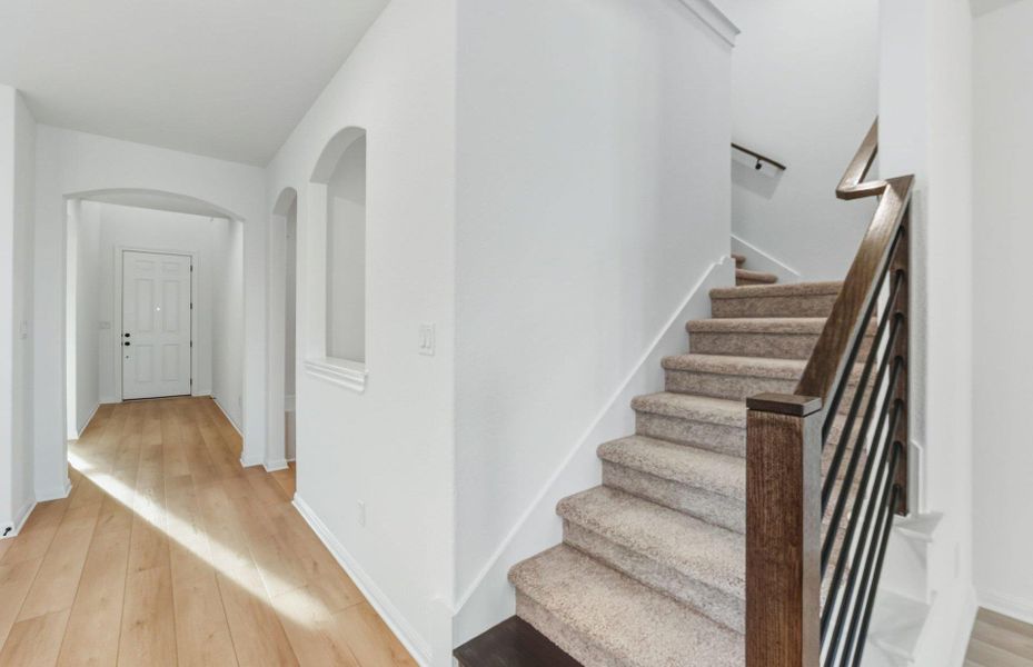 Spacious, unfurnished interior of a new home in Saddleback at Santa Rita Ranch, Liberty Hill (Image 23).