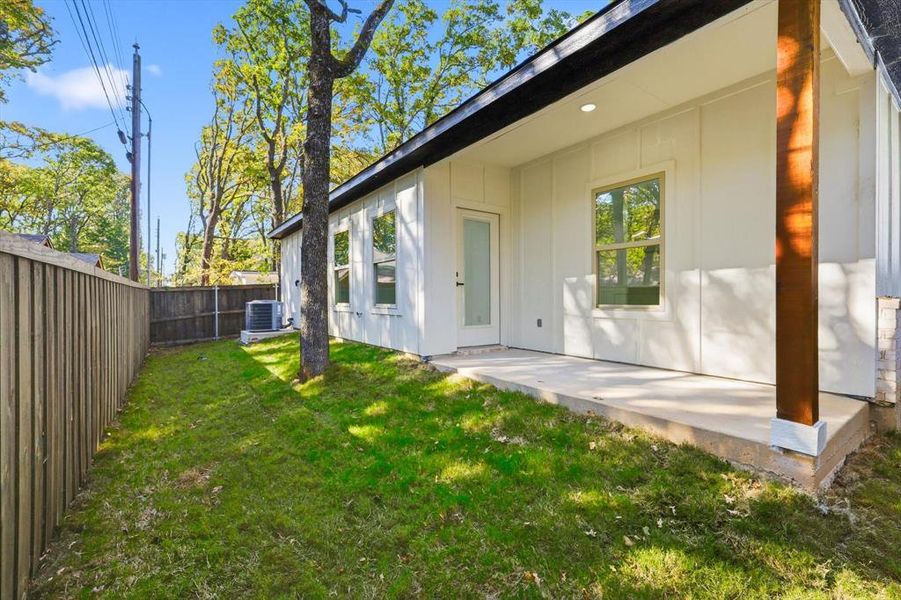 Exterior details and patio area of a home in , Gun Barrel City (Image 4).