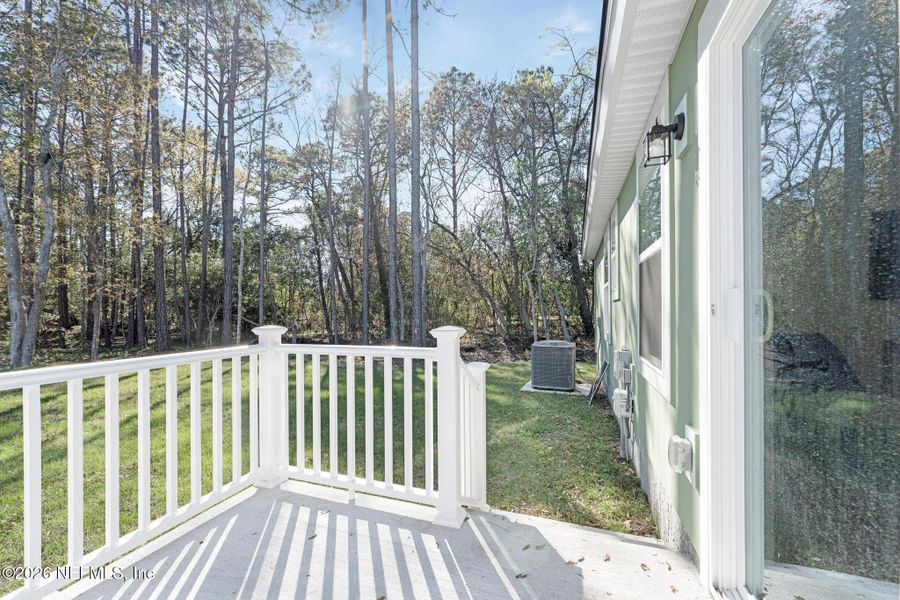 Exterior details and patio area of a home in , Jacksonville (Image 3).