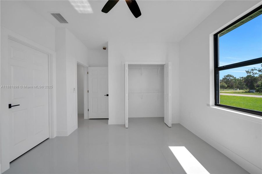 Spacious, unfurnished interior of a new home in , Lehigh Acres (Image 30).