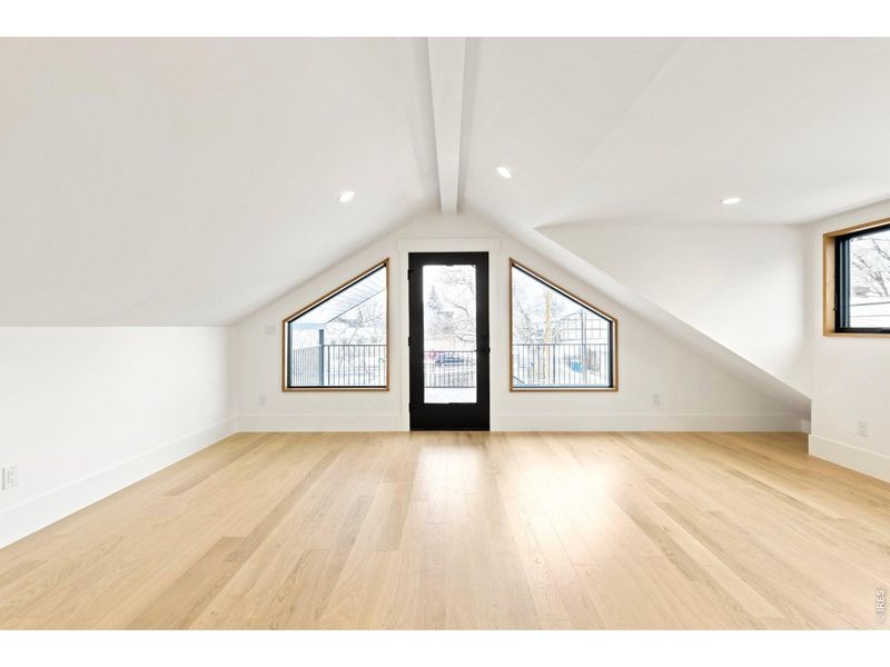 Spacious, unfurnished interior of a new home in , Superior (Image 46).