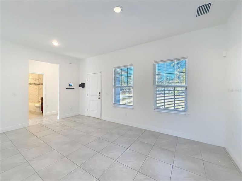 Spacious, unfurnished interior of a new home in , Ocala (Image 30).