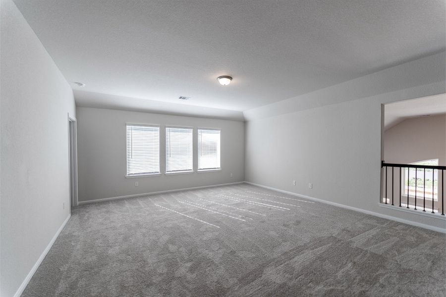 Spacious, unfurnished interior of a new home in Lago Mar, Texas City (Image 15).