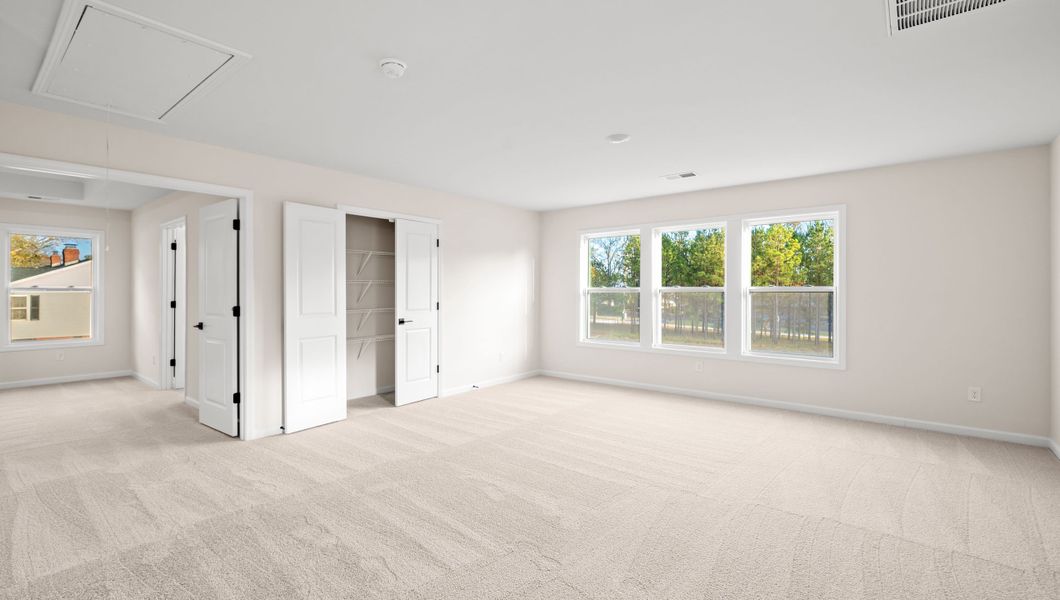 Representative unfurnished interior of a home built from the HAMPSHIRE by D.R. Horton in Whitehawk Meadows, Travelers Rest (Image 25).