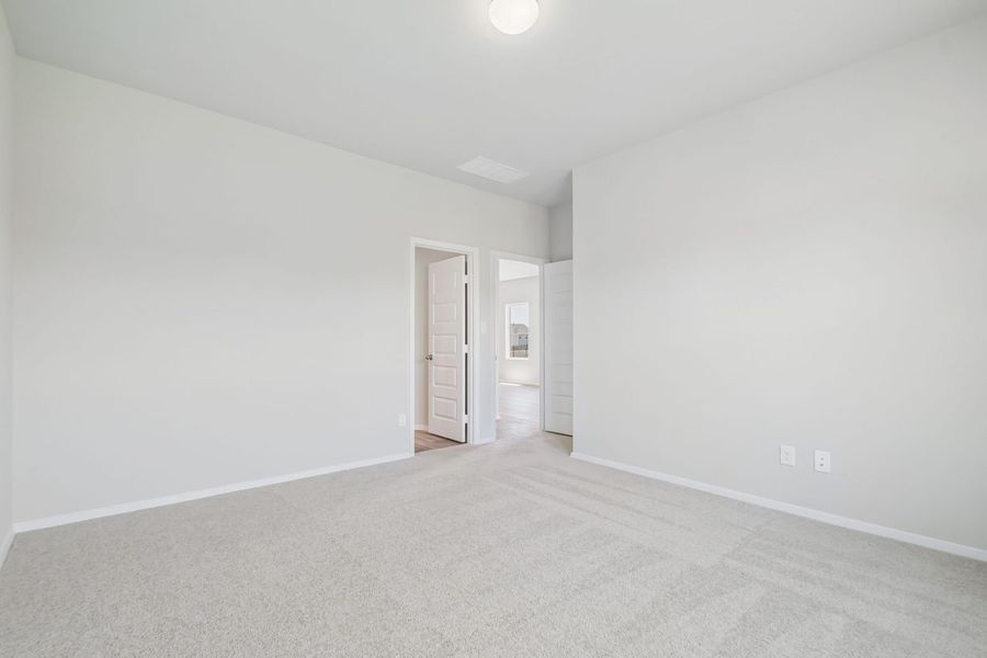 Spacious, unfurnished interior of a new home in Edgebrooke, Pflugerville (Image 19).
