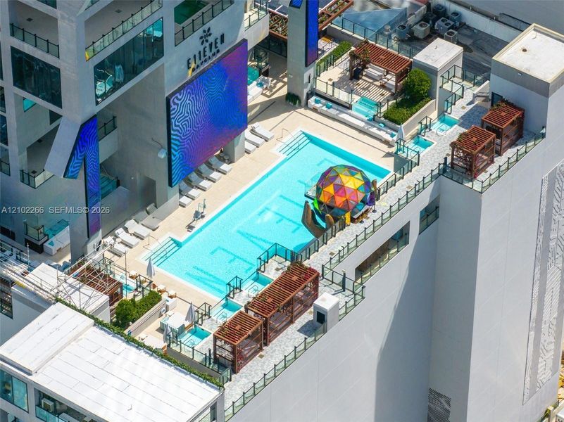 Condo located in Miami, FL showcasing its design and architecture (Image 27).