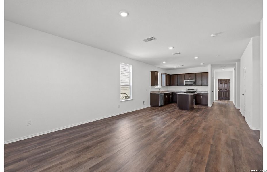 Spacious, unfurnished interior of a new home in Meadows at Clear Springs, New Braunfels (Image 16).