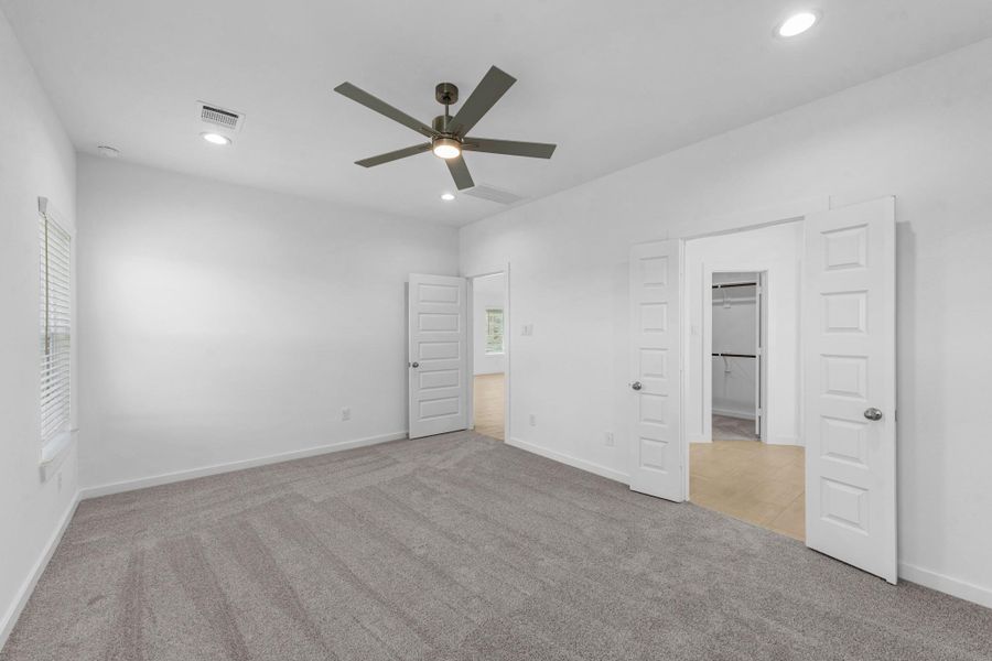 Spacious, unfurnished interior of a new home in Huntington Place, Rosharon (Image 12). Spacious, unfurnished interior of a new home in Huntington Place, Rosharon (Image 12).