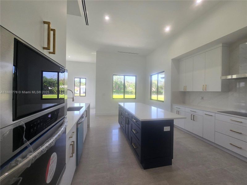 Furnished interior view inside a new home in , Homestead (Image 13).