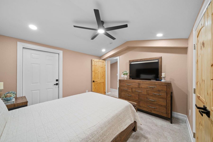 Furnished interior view inside a new home in , Anderson (Image 8).