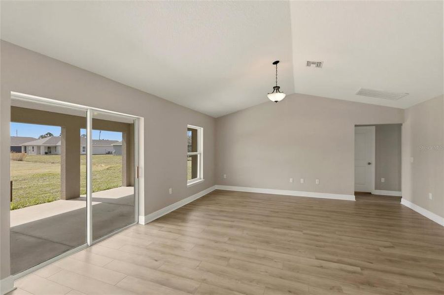 Spacious, unfurnished interior of a new home in , Sebring (Image 15).