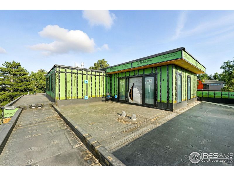 Primary deck, over 600-sqft of outdoor living space