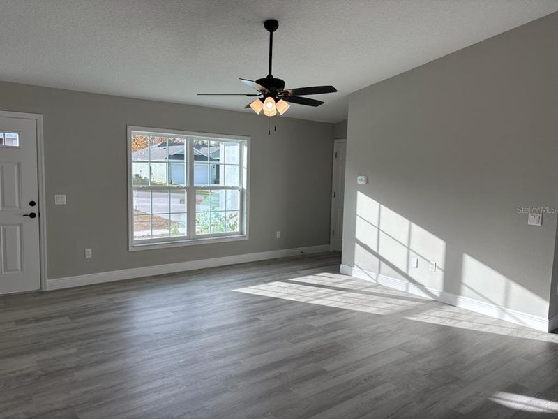Spacious, unfurnished interior of a new home in , Citrus Springs (Image 24).
