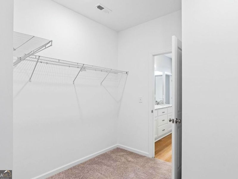 Spacious, unfurnished interior of a new home in Ivy Glen, Perry (Image 9).
