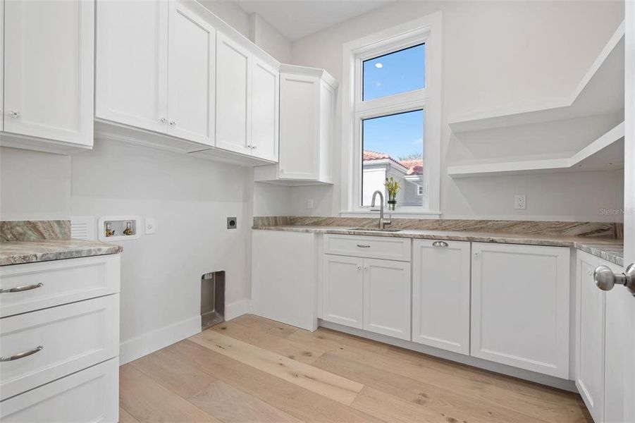 Furnished interior view inside a new home in , Sarasota (Image 19).