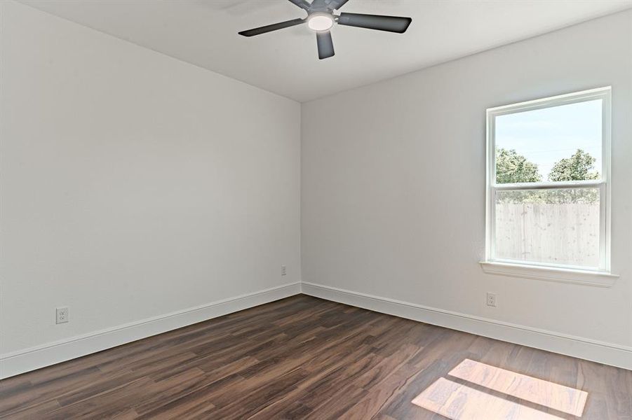 Spacious, unfurnished interior of a new home in , Granbury (Image 27).