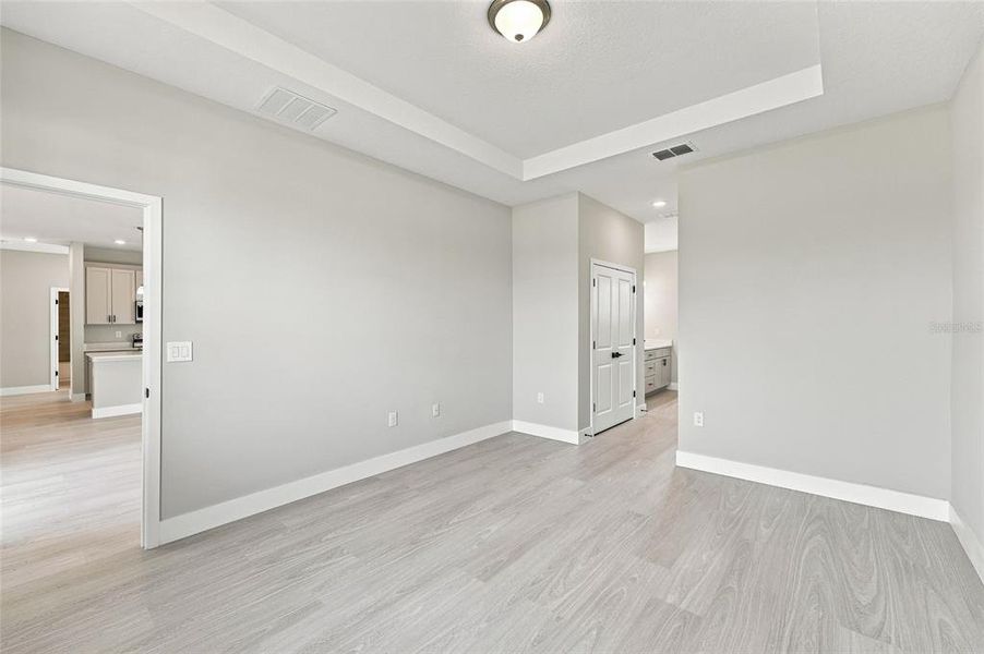 Spacious, unfurnished interior of a new home in , Ocala (Image 24).
