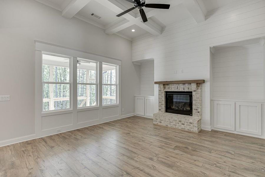 Spacious, unfurnished interior of a new home in , Jefferson (Image 41).