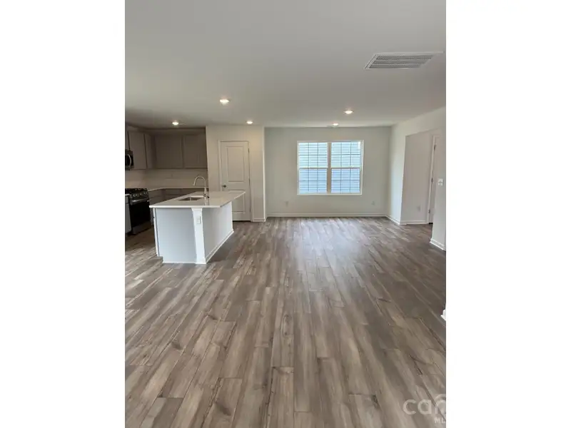 Spacious, unfurnished interior of a new home in Cleveland Hill, Shelby (Image 10).