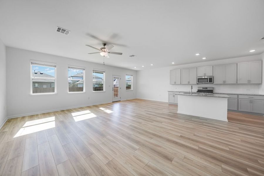 Spacious, unfurnished interior of a new home in Lisso 50s, Pflugerville (Image 8).