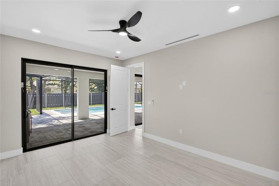 Spacious, unfurnished interior of a new home in , Cape Coral (Image 21).
