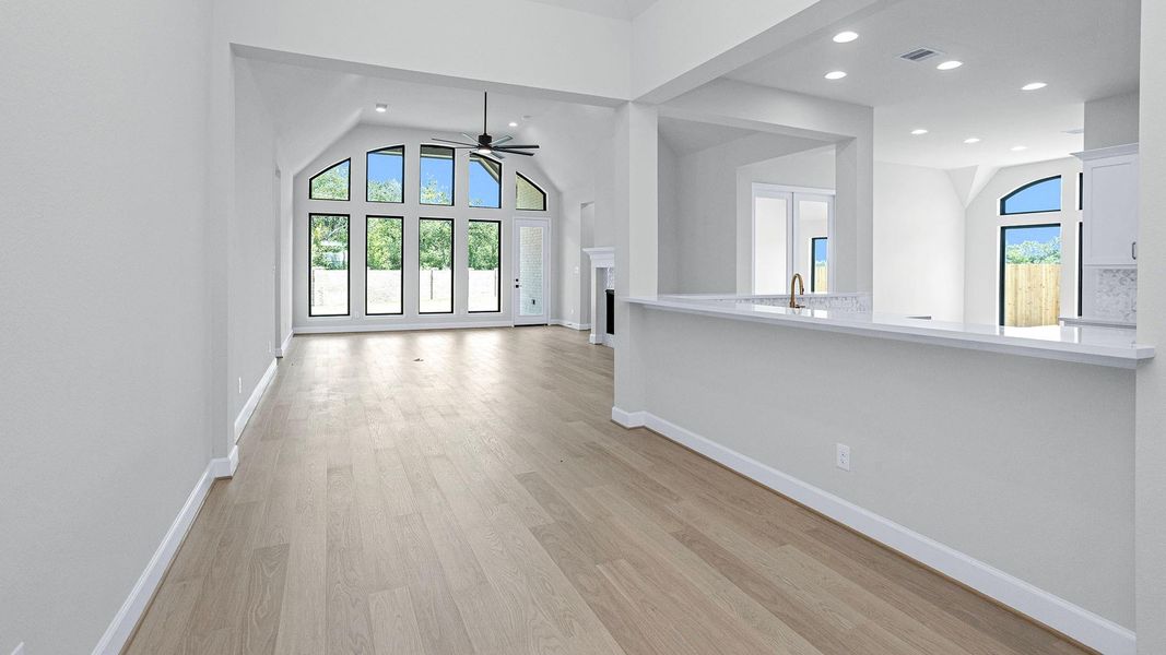 Spacious, unfurnished interior of a new home in Briarley, Montgomery (Image 14).