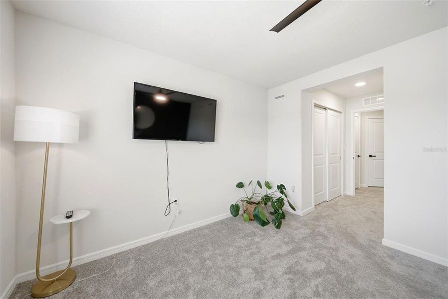 Image 34 of a home in .