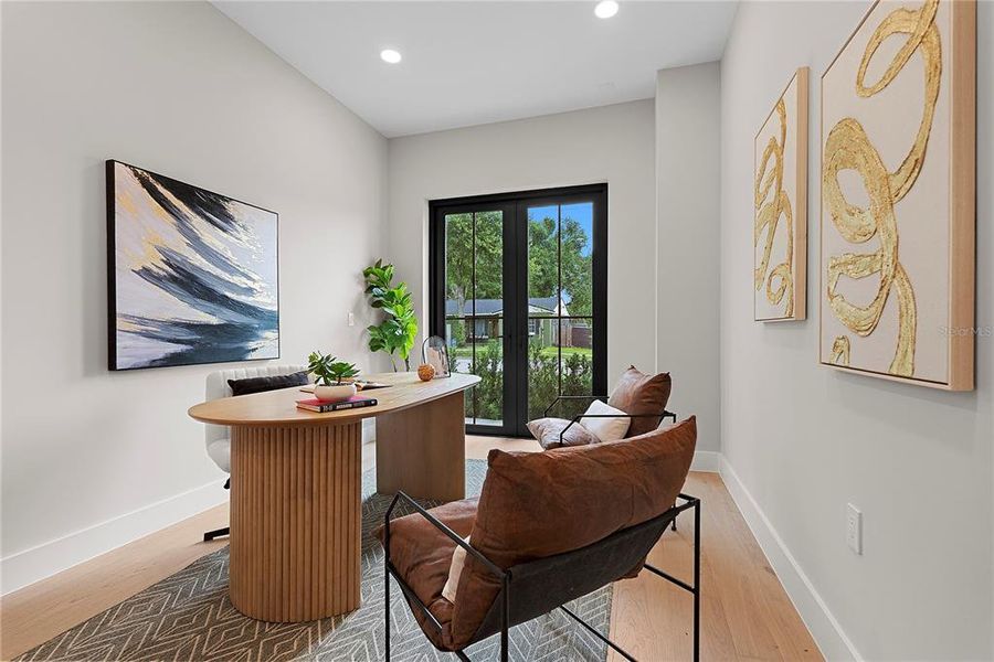 Furnished interior view inside a new home in , Orlando (Image 12).