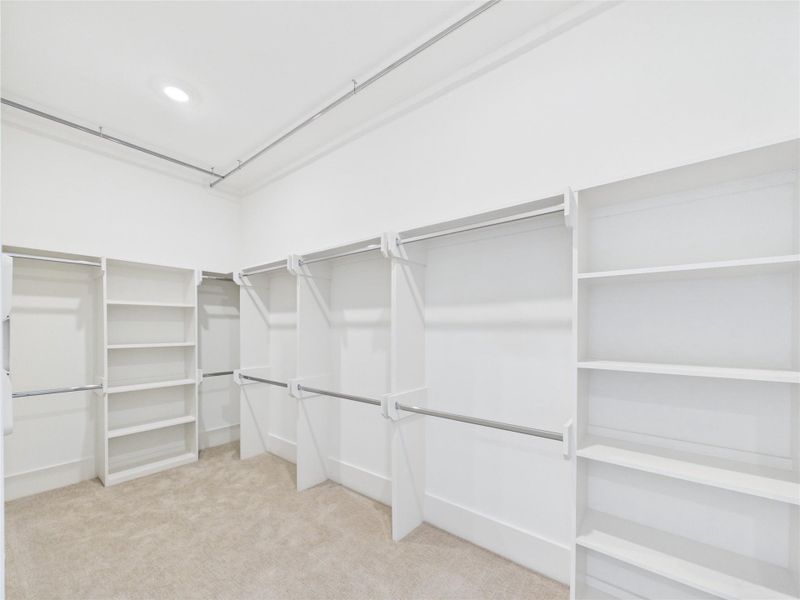 Spacious, unfurnished interior of a new home in , Houston (Image 11).