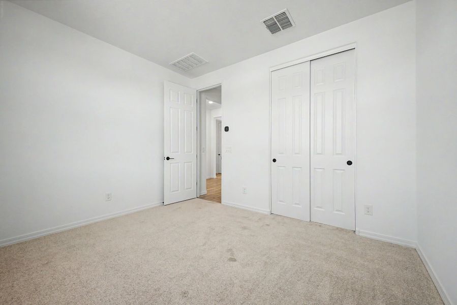 Spacious, unfurnished interior of a new home in Las Ventanas - RV Collection, Goodyear (Image 12).