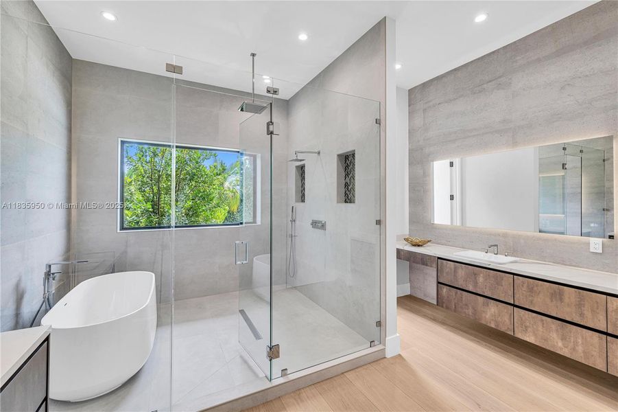 Furnished interior view inside a new home in , Pinecrest (Image 27).