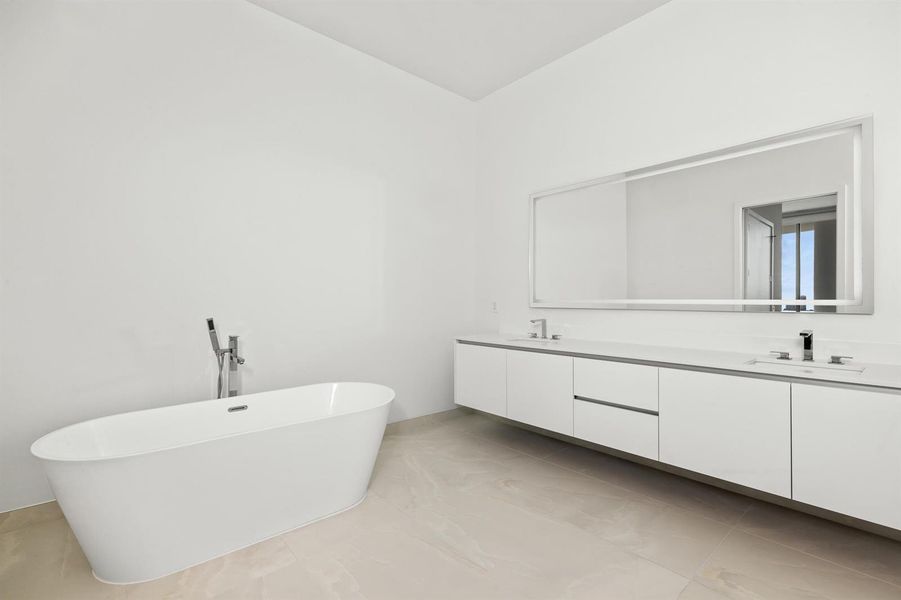 Master Bathroom Master Bathroom