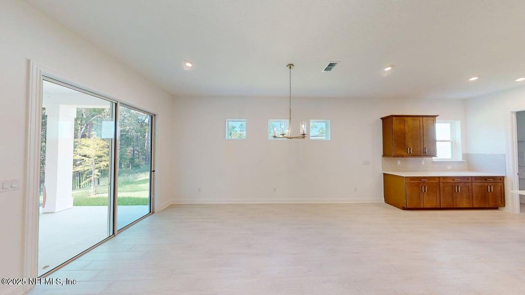 Spacious, unfurnished interior of a new home in RiverTown - Ravines, St. Johns (Image 9).