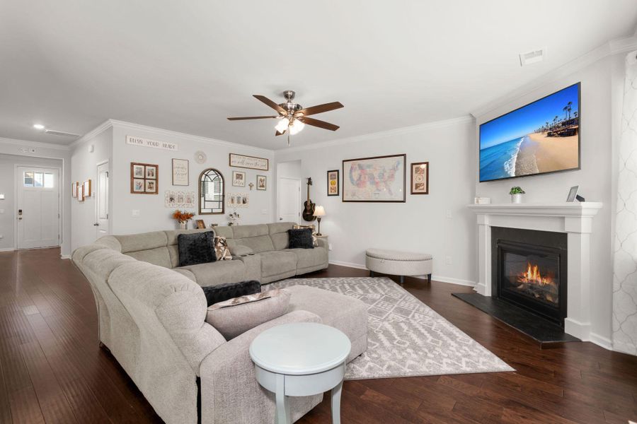 Furnished interior view inside a new home in The Ponds, Summerville (Image 29). Furnished interior view inside a new home in The Ponds, Summerville (Image 29).