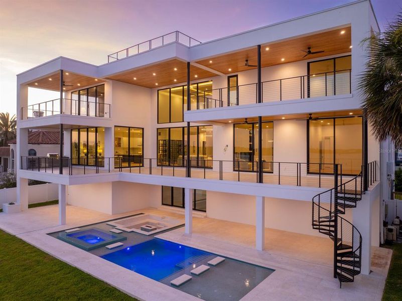Exterior details and patio area of a home in , Tierra Verde (Image 3).