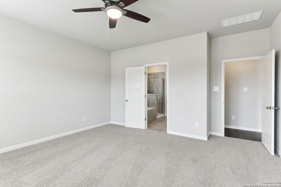 Spacious, unfurnished interior of a new home in Remington Ranch, San Antonio (Image 36). Spacious, unfurnished interior of a new home in Remington Ranch, San Antonio (Image 36).