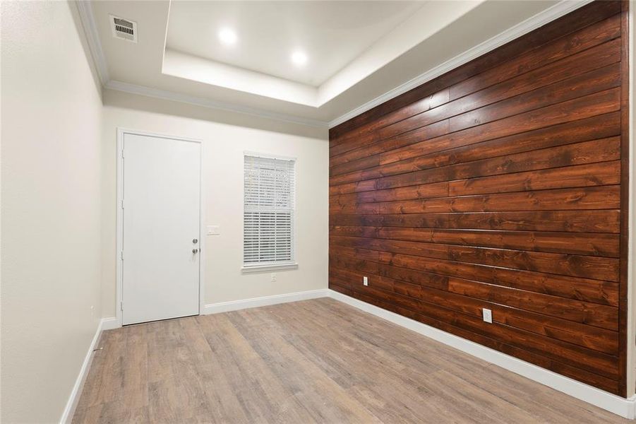 Spacious, unfurnished interior of a new home in , Bonham (Image 13).