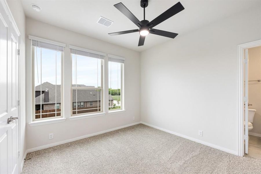 Spacious, unfurnished interior of a new home in Star Ranch, Godley (Image 15).