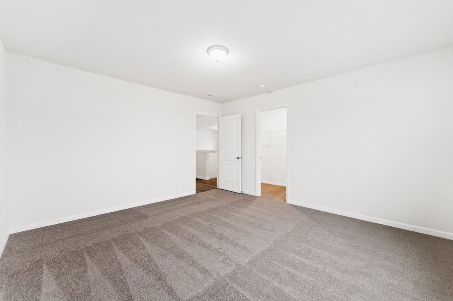 Spacious, unfurnished interior of a new home in Six Oaks, Summerville (Image 26).